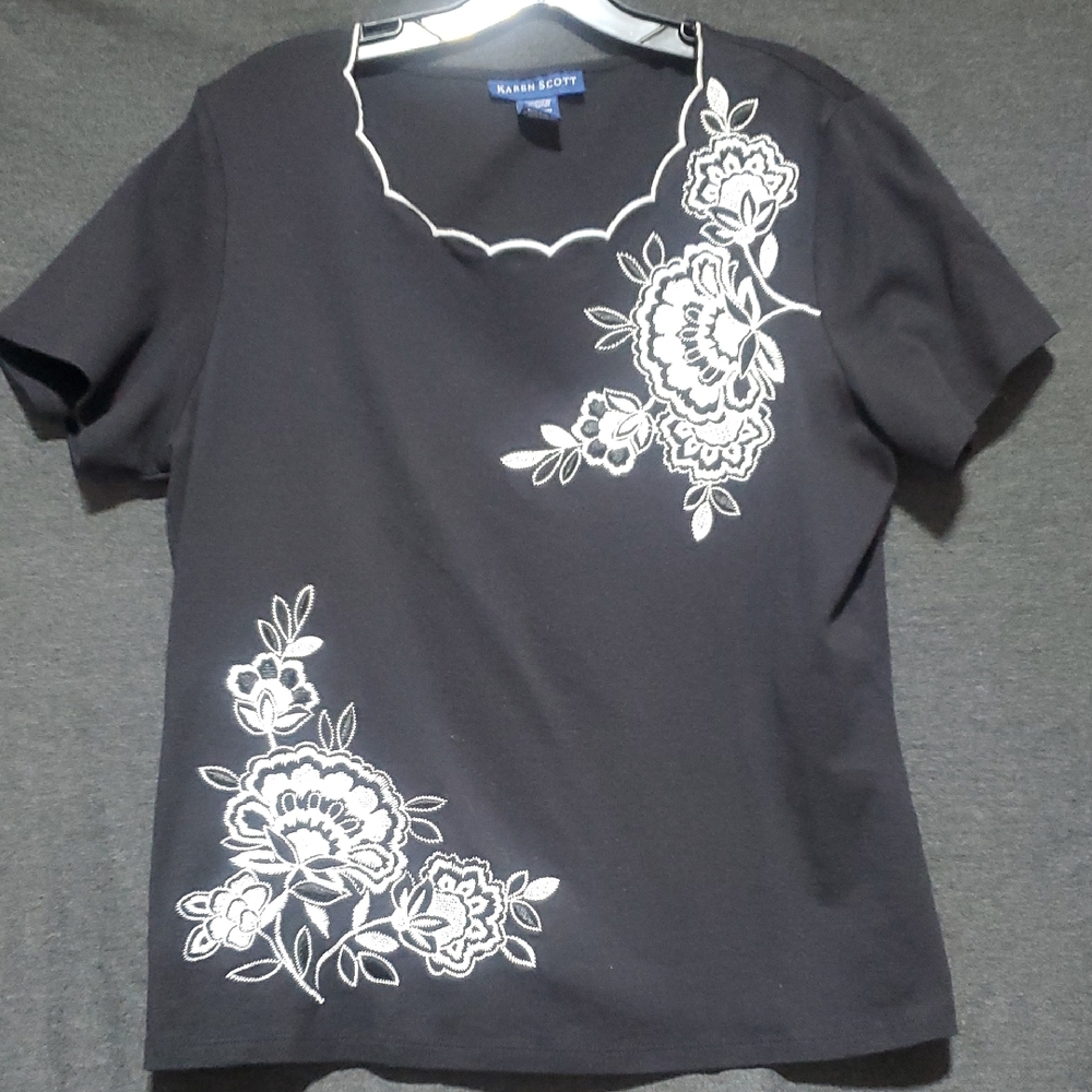 Karen Scott Black Short Sleeve Floral T-Shirt Sz Lg